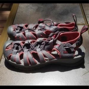 NWOT Keen Whisper waterproof sandals